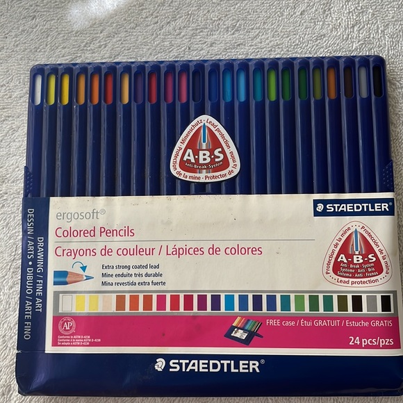 Staedtler Art Staedtler Ergosoft Colored Pencils 24 Count With Case